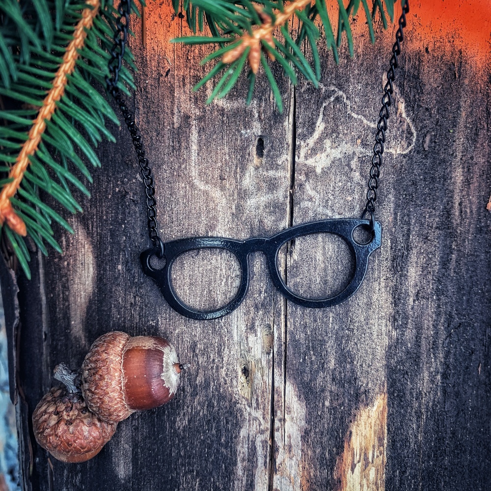 Černý náhrdelník Čiré brýle Way