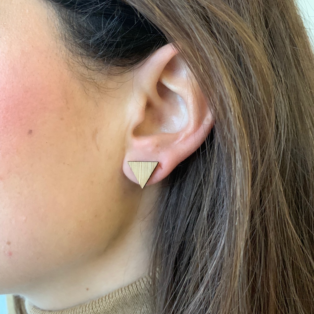 Dřevěné dámské náušnice Trojúhelník 