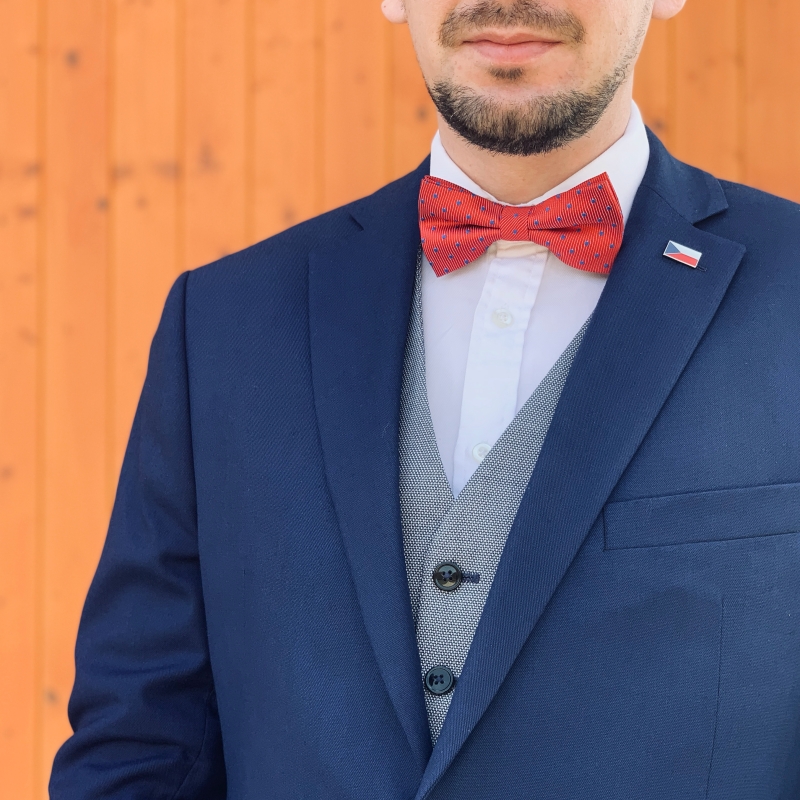 Červený motýlek Dots