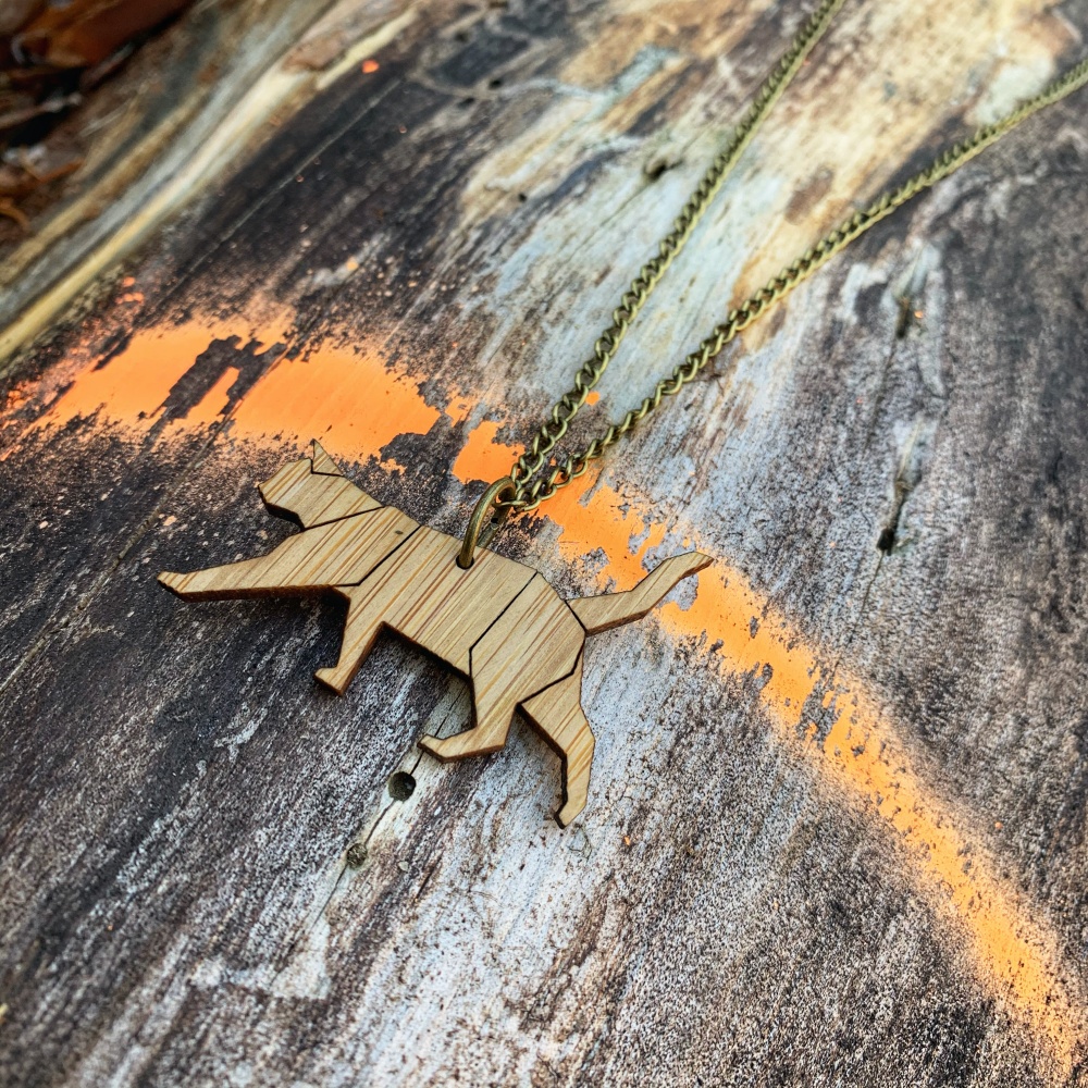 Dřevěný náhrdelník Kočka origami
