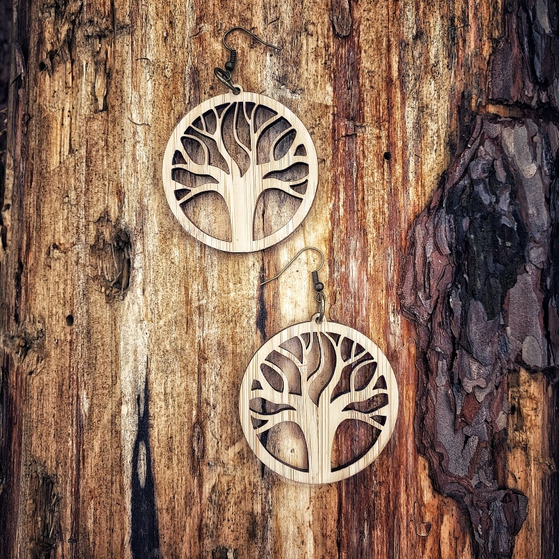Dřevěné dámské náušnice Strom v kruhu 