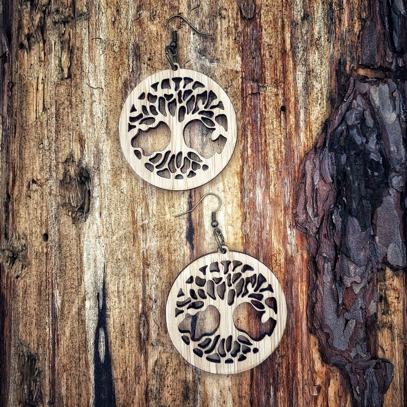 Dřevěné dámské náušnice Strom v kruhu I. 