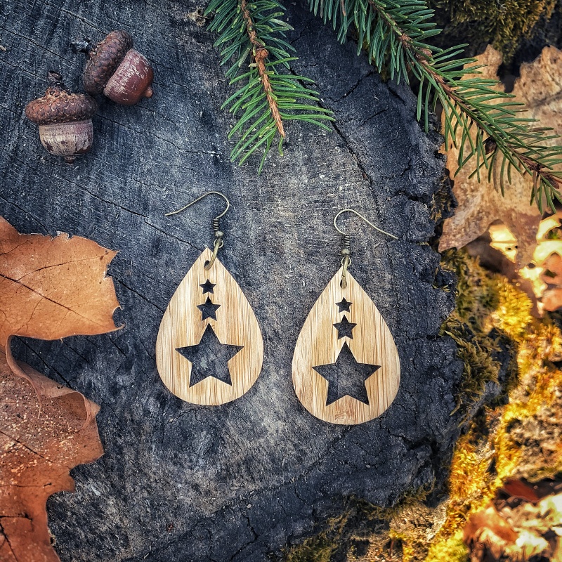 Dřevěné dámské náušnice Slza hvězdy