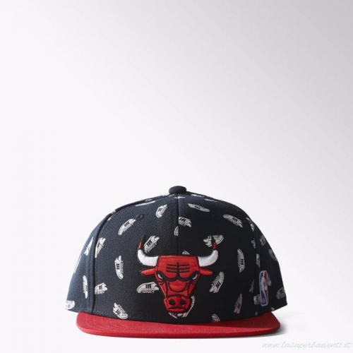 Kšiltovka Adidas Originals NBA Chicago Bulls Superstar