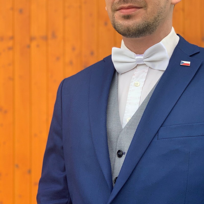 Bílý motýlek Color 