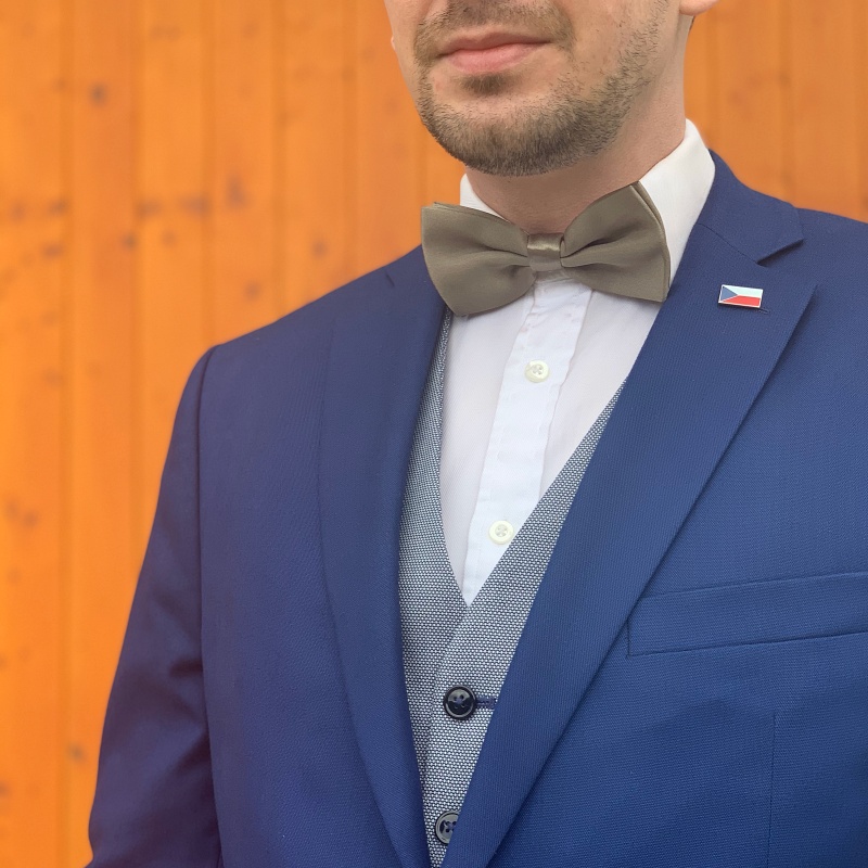 Béžový motýlek Color 