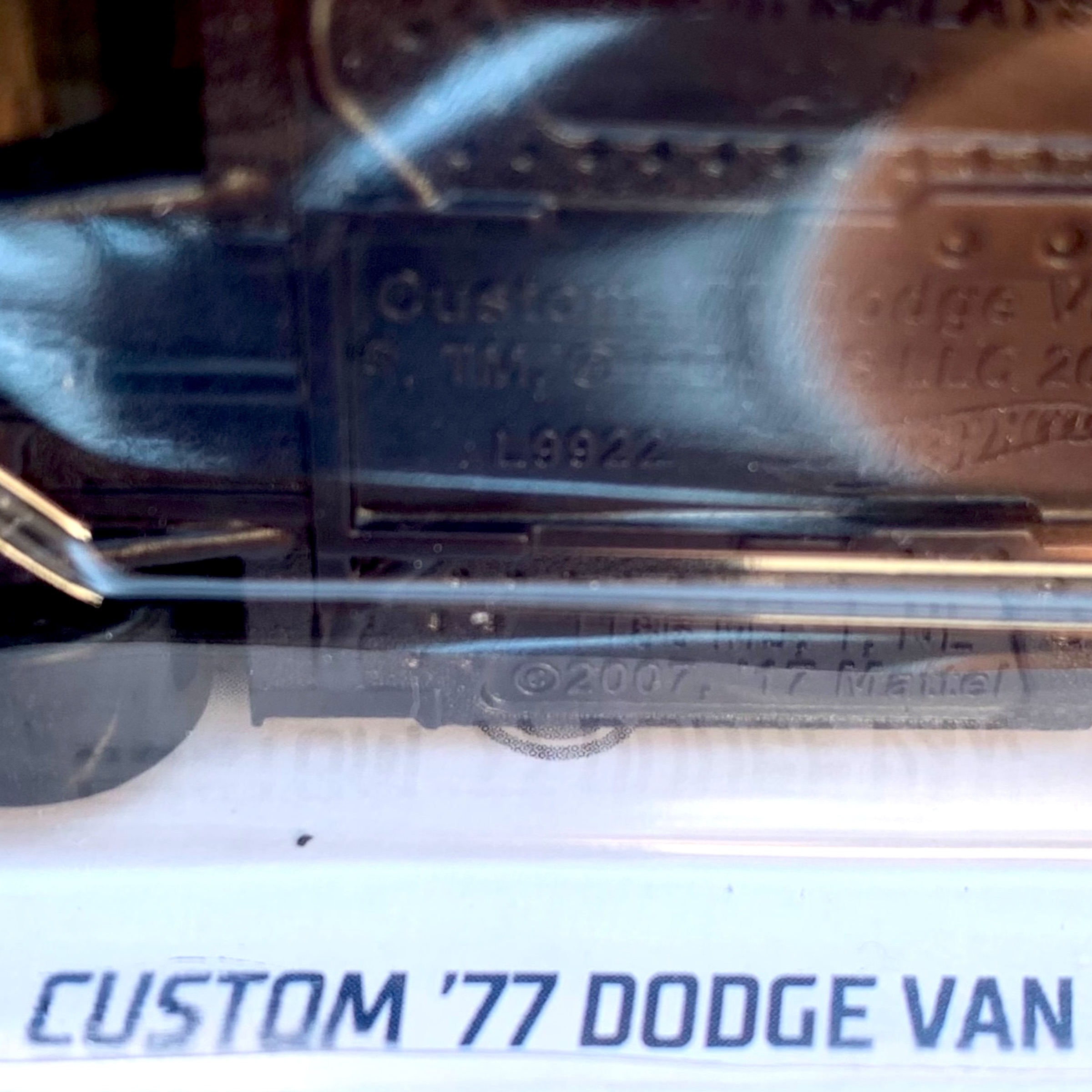 HOT WHEELS - Custom 1977 Dodge Van - Treasure Hunt